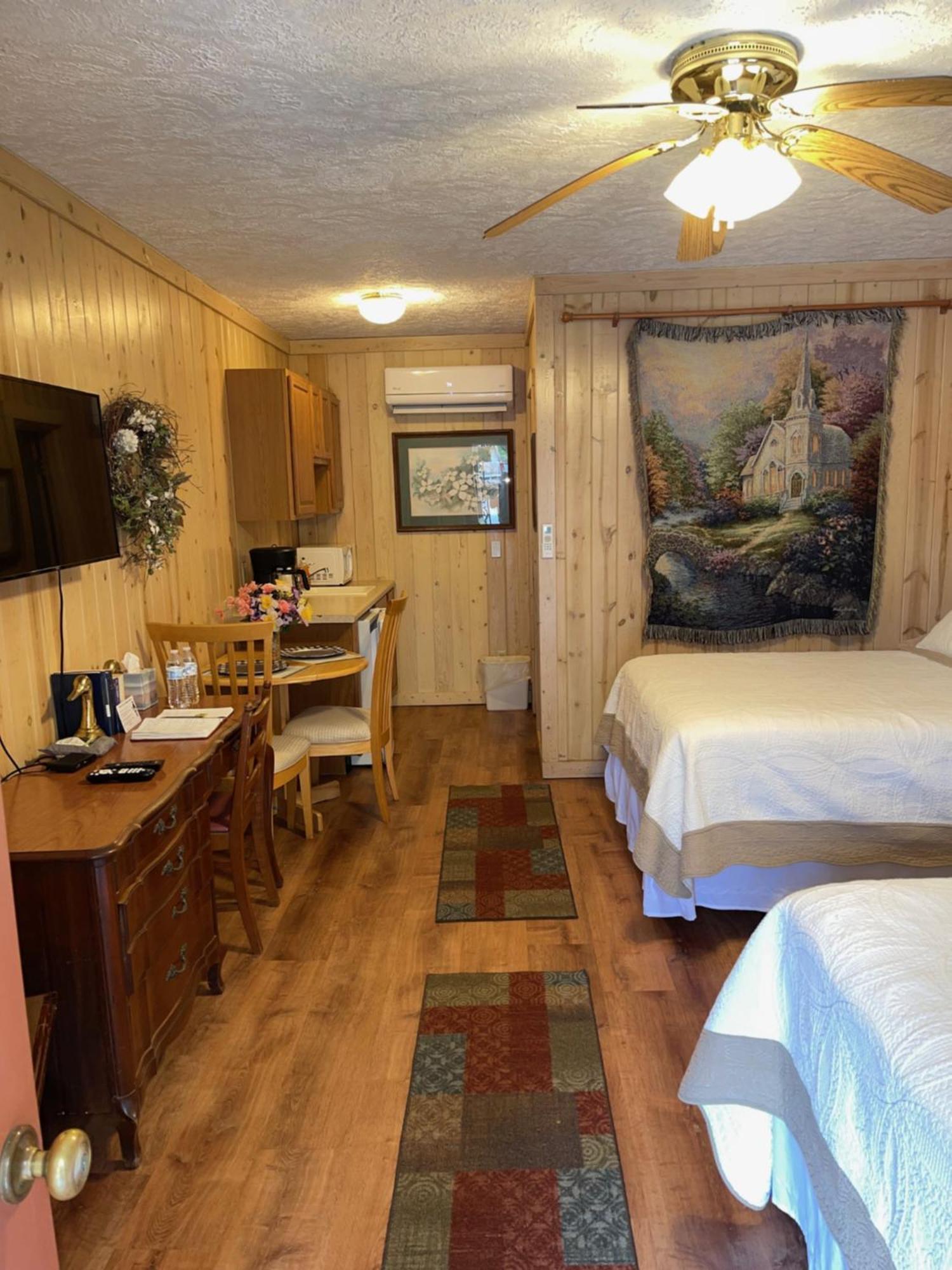 Inn Mountain Aire & 2*